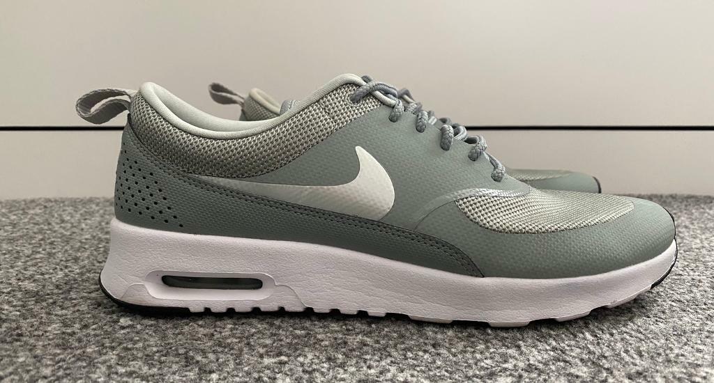 nike thea size 6